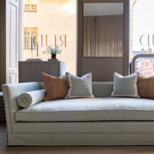 Steph Sofa – Easy Lustre Balsam – Skirting